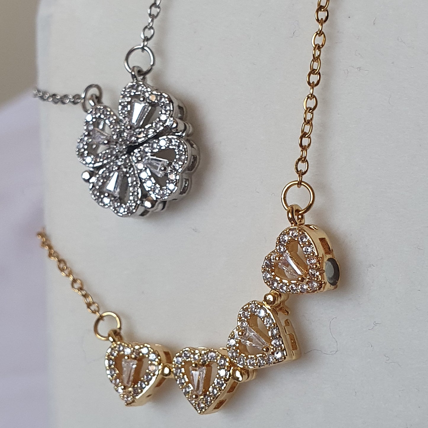 2 en 1 magnétique colier trèfle à quatre feuilles pendentif Lucky exquis -chance et amour.